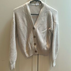 kids GAP sweater cream color.